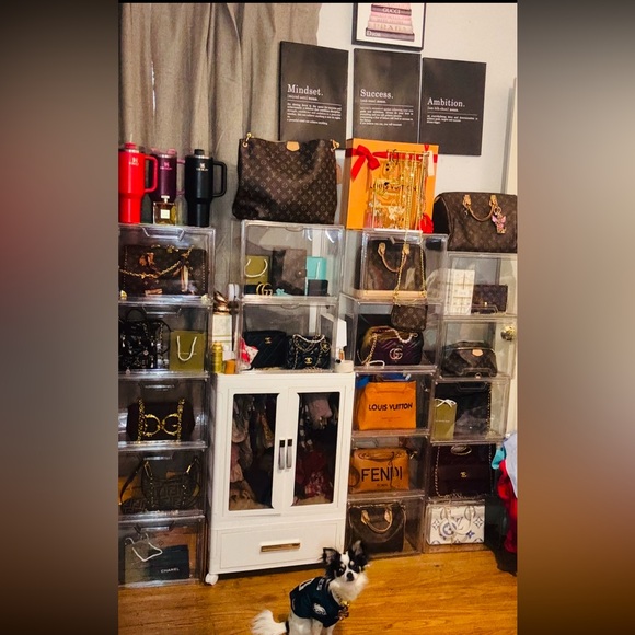 Meet your Posher, Kim♥️ - Picture 16 of 16